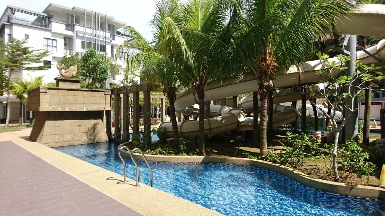 Cozy Swiss Garden Beach Resort Residence Kampung Sungai Karang Екстер'єр фото