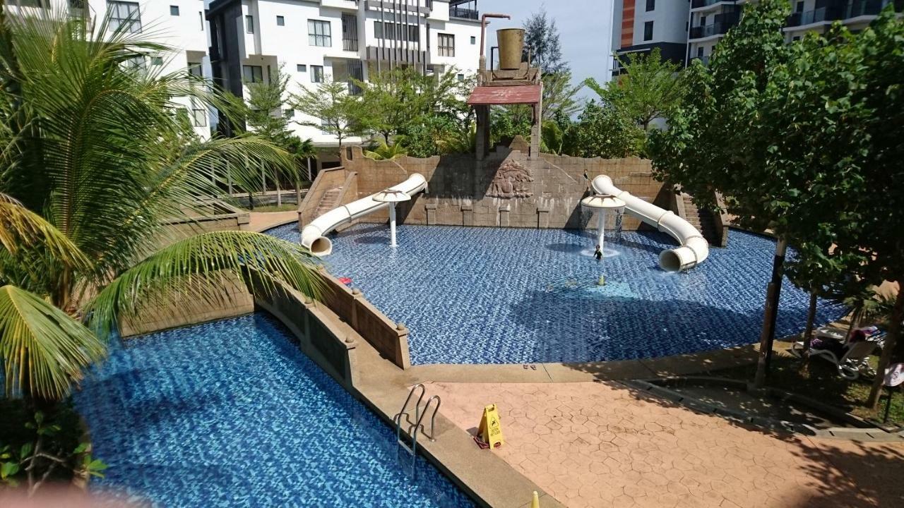 Cozy Swiss Garden Beach Resort Residence Kampung Sungai Karang Екстер'єр фото