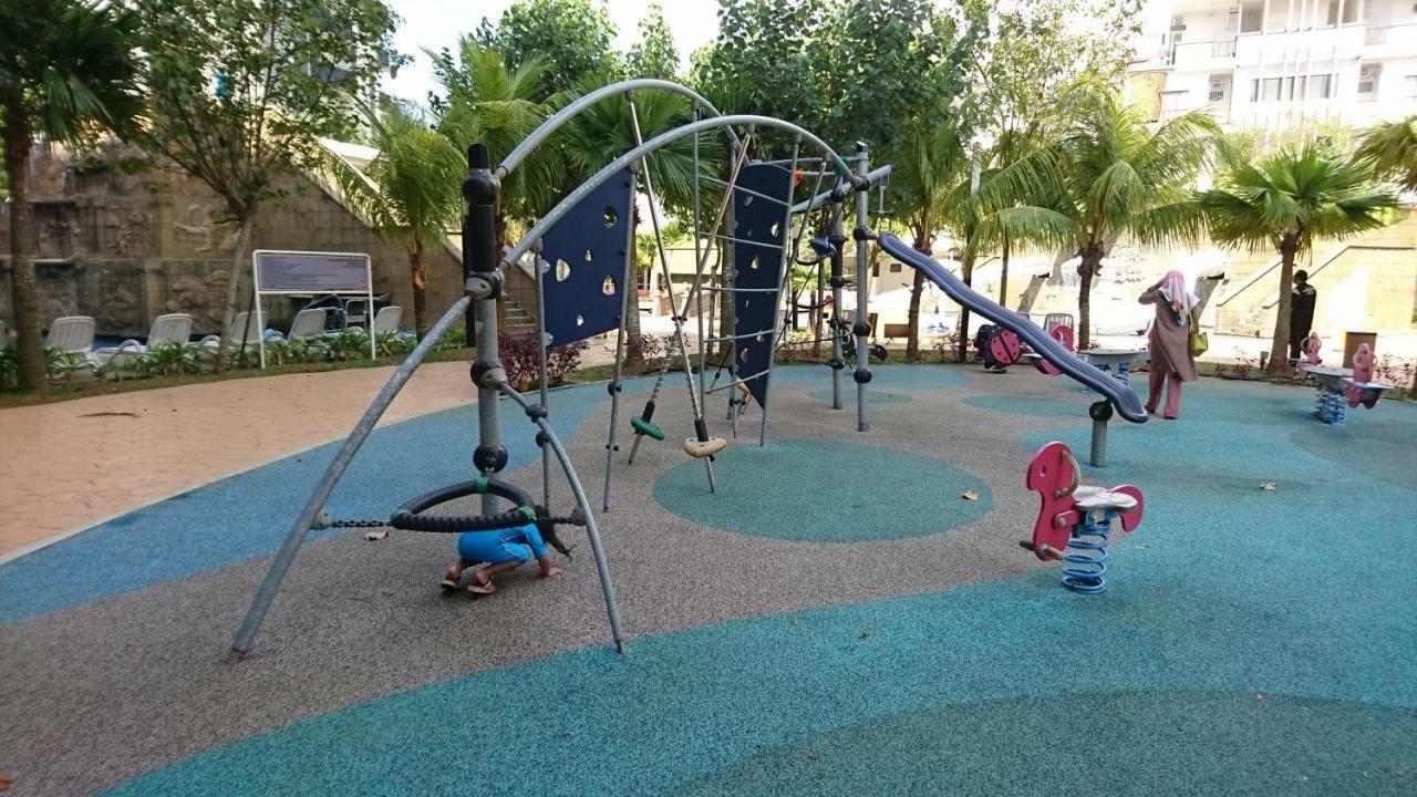 Cozy Swiss Garden Beach Resort Residence Kampung Sungai Karang Екстер'єр фото
