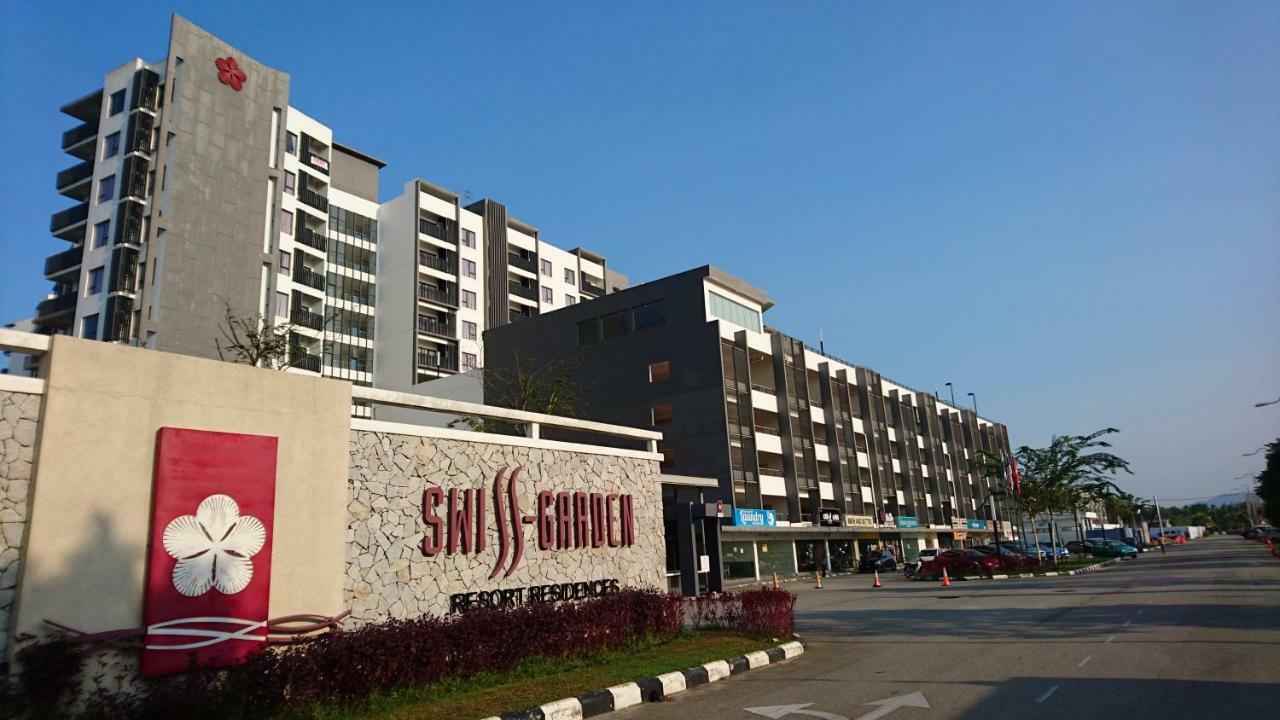 Cozy Swiss Garden Beach Resort Residence Kampung Sungai Karang Екстер'єр фото